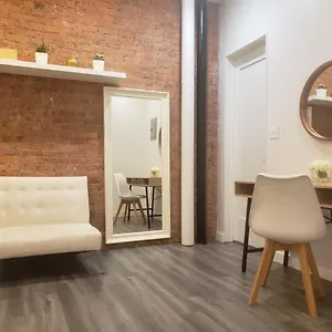 And The City, Empire State Building Apartment